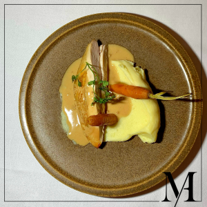 Photo culinaire d'un plat de viande de St-Valentin
